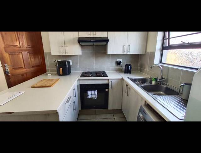 3 BEDROOM TOWNHOUSE FOR SALE IN CHANTELLE